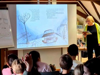 Autorinnenlesung mit Ute Krause für die 2. und 3. Klassen